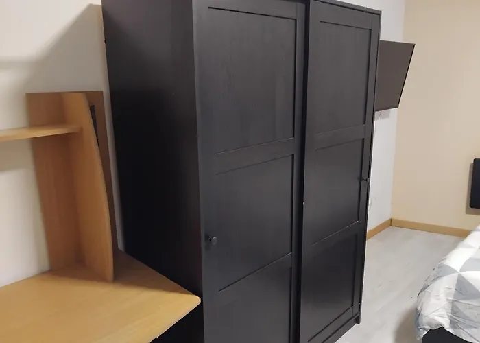 Duplex Pilier Rouge Avec Internet Et Tv Dans La Et Le Salon Apartman Breszt